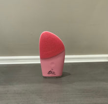 Load image into Gallery viewer, Facial Cleansing Brush